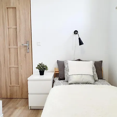 W Centrum Gdyni - Swietojanska 78 *